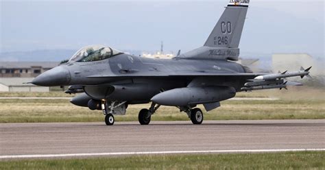Biden endorses F-16 training for Ukrainians as Zelenskyy set to take part in G7 summit